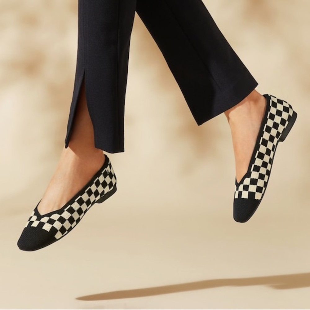 Vivaia Margot 2.0 Square-Toe V-Cut Flats